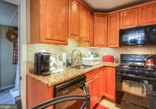 7132 Bryan St, Philadelphia PA 19119-1635 exterior