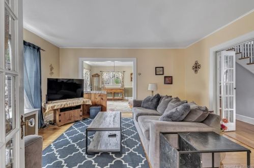 4 Couch St, Norwalk CT 06854-2652 exterior