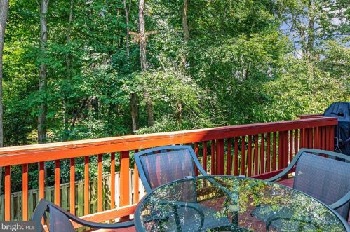 6378 Alderman Dr, Alexandria VA 22315-3731 exterior