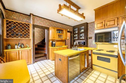 220 Maple Ave, Camden NJ 08106-2315 exterior