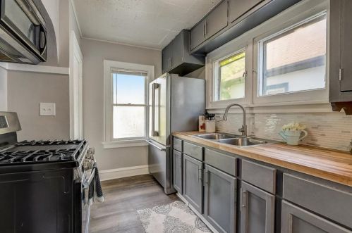 5808 38th St, Milwaukee WI  53209-4024 exterior