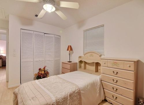 7304 Deland Ave, Fort Pierce FL 34951-1425 exterior