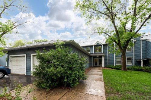 1381 Berry Ridge Rd, Saint Paul MN 55123-1496 exterior