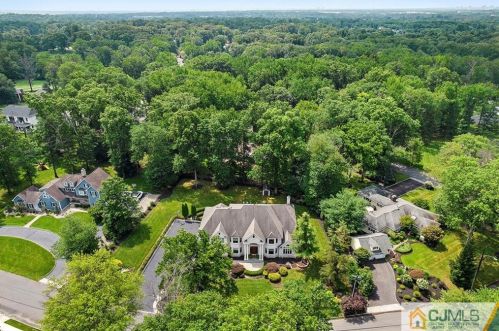 21 Southfield Rd, Edison NJ 08820-3141 exterior