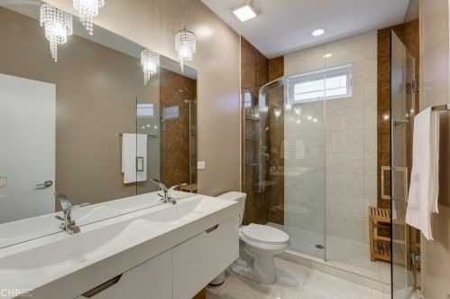 1926 Drake Ave, Chicago IL  60647-3605 exterior