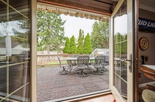 2087 Prospect Ave, Scotch Plains NJ 07076-1203 exterior