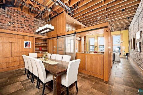 3 Superior St, Duluth MN 55804-2422 exterior