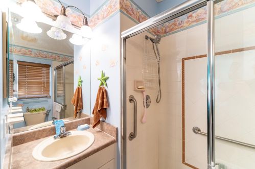 200 Lk Frst Way, Fort Pierce FL 34986-1786 exterior