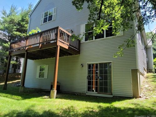 1202 Foxboro Dr, Norwalk CT 06851-1152 exterior