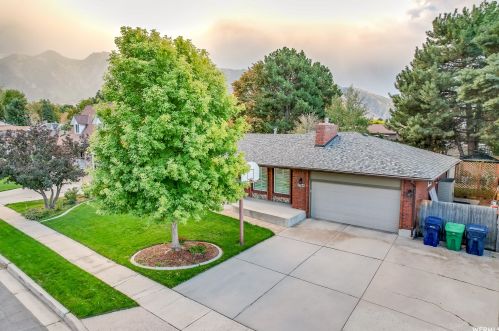 1768 Abbedale Ln, Sandy UT 84092-3723 exterior
