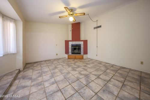 5242 Calle Montuoso, Tucson AZ 85745-9529 exterior