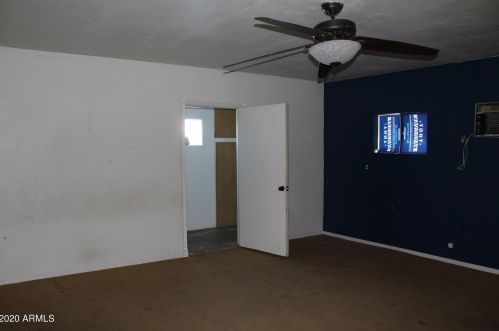 2930 Cavalier Dr, Phoenix AZ 85019-1717 exterior