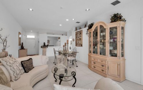 5840 Is Reach Ln, Boynton Beach FL 33437-4230 exterior