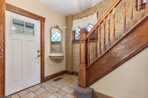 111 Besler Ave, Cranford, NJ 07016-2627