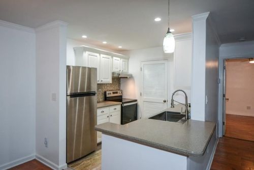 313 Granville Ct, Atlanta GA  30328-3434 exterior