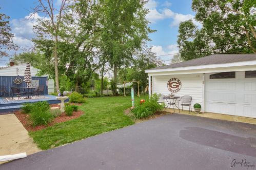 8609 Acorn Path, Bull Valley IL 60097-8872 exterior