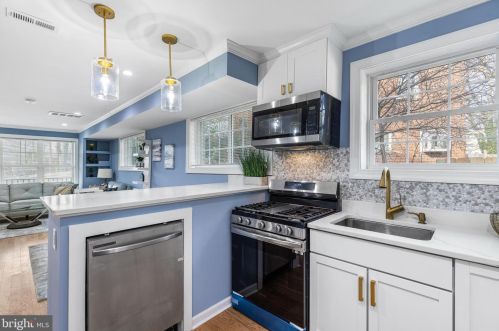 2257 16th St, Washington DC  20020-4301 exterior