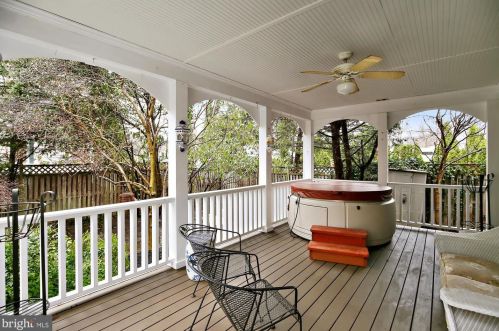 1276 Beverly Rd, Mc Lean VA 22101-2834 exterior