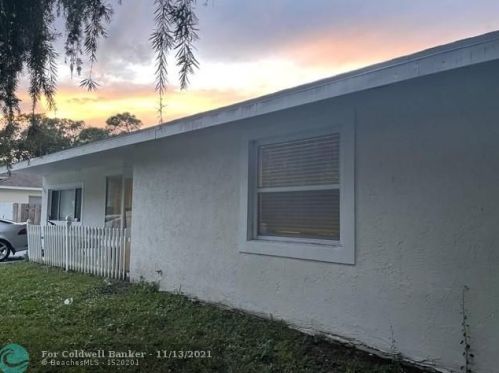 261 Pisces Ter, Fort Pierce FL 34984-4458 exterior