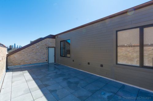 915 Hoyne Ave, Chicago IL  60622 exterior