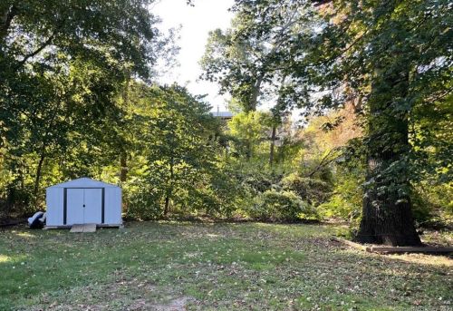 88 Middle Tpke, Manchester CT  06040-4031 exterior