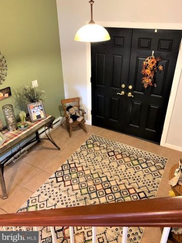 1196 Maple Spring Dr, Slatington, PA 18080-1216