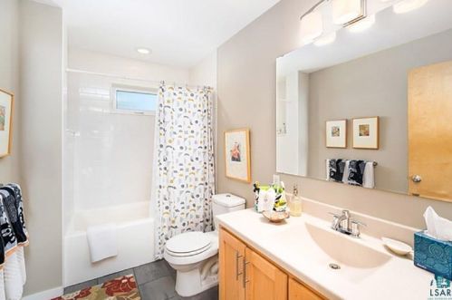 227 7th St, Duluth MN 55805-1240 exterior