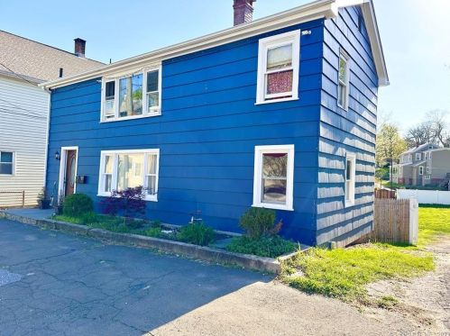 20 Smith St, Derby, CT 06418-1216