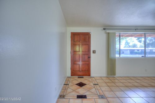 164 Knox Dr, Tucson, AZ 85705-3219