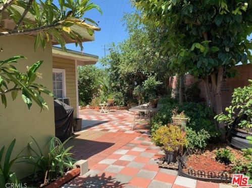 517 Maplewood Ave, Fullerton CA 92832-2109 exterior