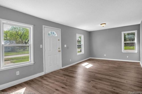 4518 Academy St, Dearborn Heights MI  48125-2210 exterior