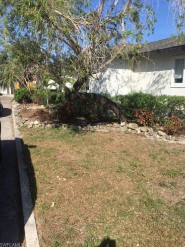 549 94 Ave, Naples FL 34108-2444 exterior