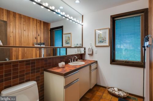 2230 Deerfield Dr, Media PA 19063-1834 exterior