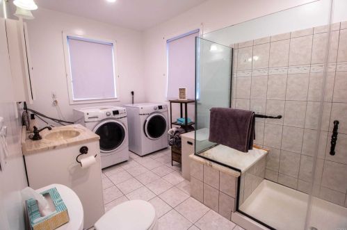 1000 Smithtown Ave, Bohemia NY 11716-2179 exterior