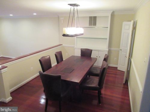 1433 Mclean Mews Ct, Mc Lean VA  22101-3800 exterior