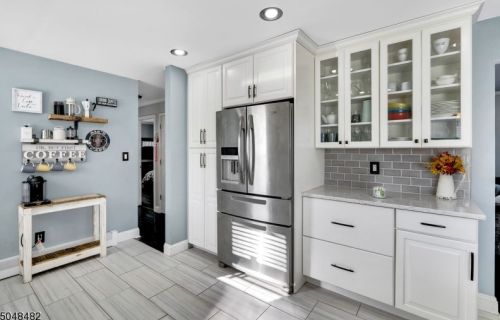 2 Ctr St, Kinnelon NJ 07405-1331 exterior