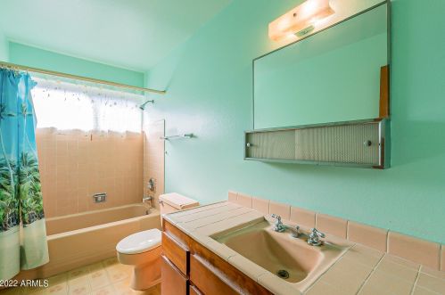 1221 Cinnabar Ave, Phoenix AZ 85020-1816 exterior