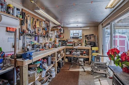 137 Conneaut Dr, Pittsburgh PA 15239-2630 exterior