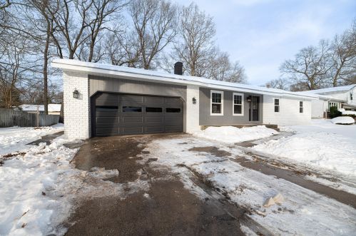 1748 Prince Ln, Meskegon MI  49445-1742 exterior