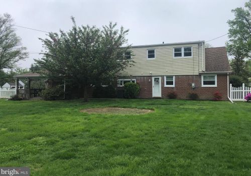 2084 Williamsburg Rd, Huntingdon Valley PA  19006-6757 exterior