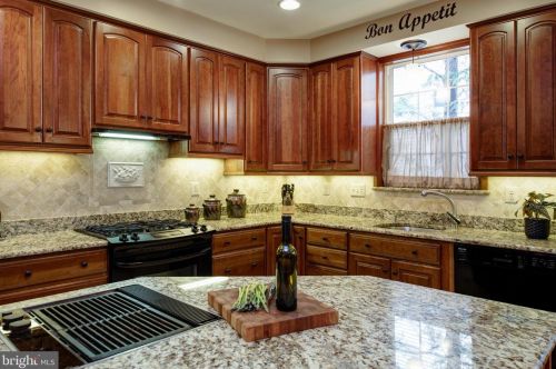 6310 Alderman Dr, Alexandria VA 22315-3730 exterior