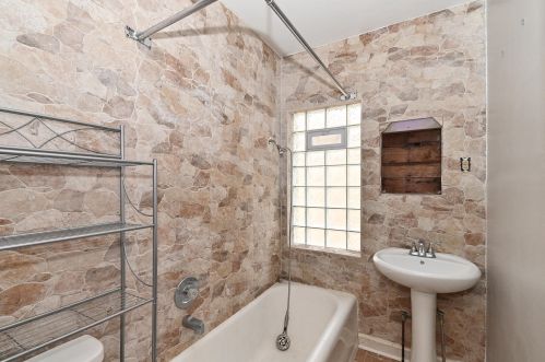 2635 60, Milwaukee WI 53219-2602 exterior