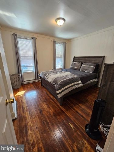 702 Lincoln St, Chester PA 19013-3527 exterior