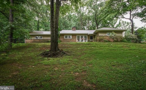 1740 Old Welsh Rd, Huntingdon Valley, PA 19006-5838