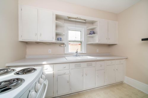 910 Davis St, Kalamazoo MI 49008-1195 exterior