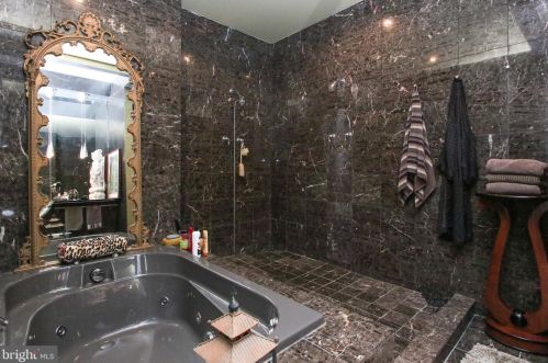 1225 6 St, Philadelphia PA 19147-4828 exterior