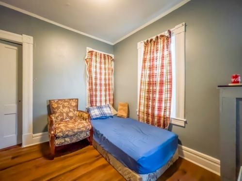 24 Cleveland St, Springfield MA  01104-2402 exterior