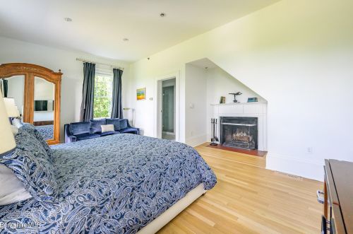 2 Kemble St, Lenox MA 01240-2816 exterior