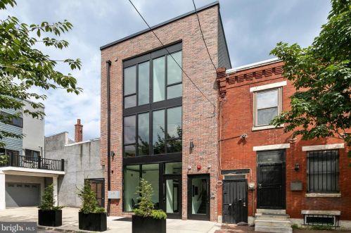 555 Lawrence St, Philadelphia PA  19123-2813 exterior