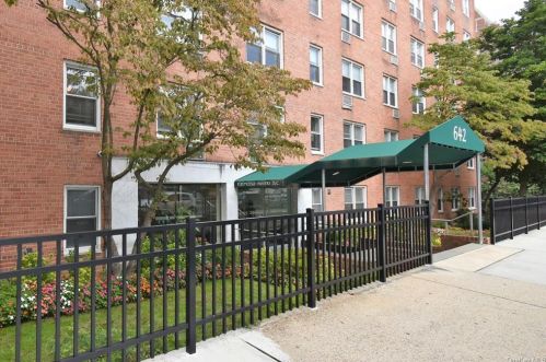 642 Locust St, Mount Vernon NY 10552-2644 exterior